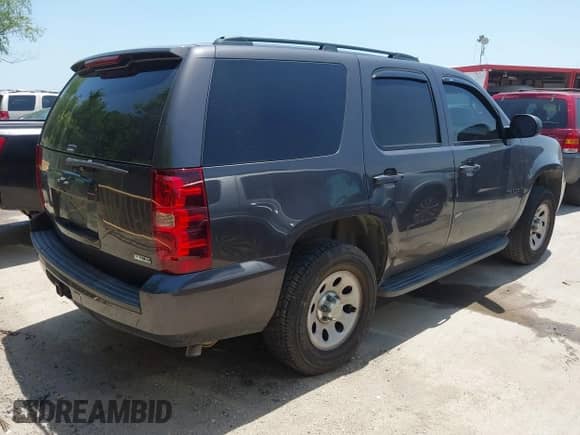 2010 Chevrolet Tahoe LS with VIN 1GNMCAE36AR213931, listed as a IAAI auction lot 42204997 with 289,653 mi miles and . Bid and sale history available at DreamBid. Image 4.