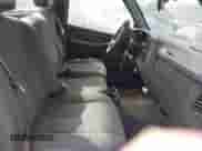 2005 GMC Sierra 1500 Work Truck z VIN 1GTEC14X25Z259554, wystawiony jako IAAI lot #41767027 z przebiegiem Nie podano mil oraz . Historia ofert i sprzedaży dostępna na DreamBid. Obrazek 8.