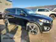 2017 Kia Sorento EX z VIN 5XYPHDA52HG301934, wystawiony jako Copart lot #86817945 z przebiegiem 133 740 mil mil oraz Nie do naprawy • Non repairable. Historia ofert i sprzedaży dostępna na DreamBid. Obrazek 4.