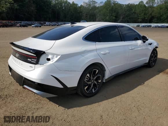 2024 Hyundai Sonata SEL z VIN KMHL64JA1RA390930, wystawiony jako Copart lot #71919405 z przebiegiem 9 463 mil mil oraz Szkoda całkowita • Salvage title. Historia ofert i sprzedaży dostępna na DreamBid. Obrazek 3.