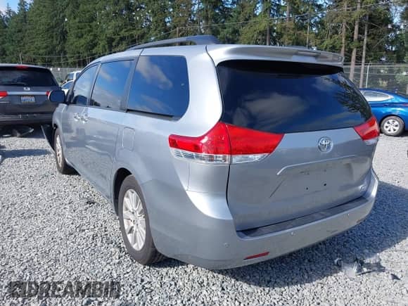 2014 Toyota Sienna Limited with VIN 5TDDK3DC1ES079295, listed as a IAAI auction lot 42724857 with 112,157 mi miles and . Bid and sale history available at DreamBid. Image 3.