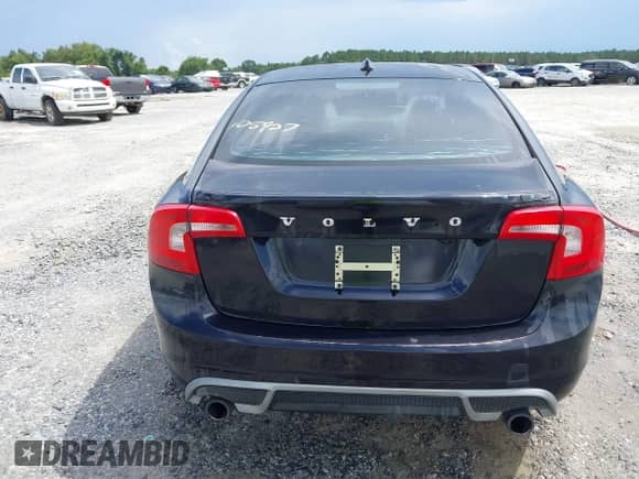 2012 Volvo S60 T6 с VIN YV1902FH5C2105927, выставлен на аукционе IAAI как лот 42721031 с пробегом 89 364 миль миль и . История ставок и продаж доступна на DreamBid. Изображение 16.