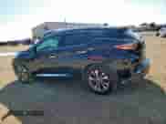 2017 Nissan Murano SL z VIN 5N1AZ2MH2HN137862, wystawiony jako Copart lot #80147585 z przebiegiem 62 559 mil mil oraz Czysty tytuł • Clean title. Historia ofert i sprzedaży dostępna na DreamBid. Obrazek 2.