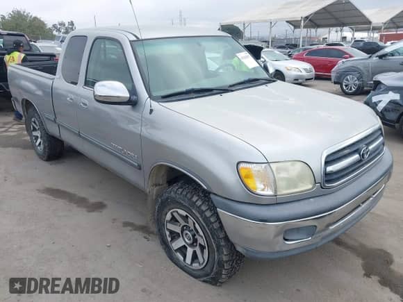 2002 Toyota Tundra SR5 with VIN 5TBRN341X2S230411, listed as a IAAI auction lot 43362817 with 270,679 mi miles and . Bid and sale history available at DreamBid. Image 1.