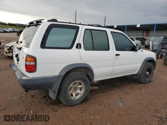 1998 Nissan Pathfinder XE with VIN JN8AR05Y2WW230268, listed as a Copart auction lot 70064444 with 231,657 mi miles and Salvage title. Bid and sale history available at DreamBid. Image 3.