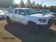 2022 Toyota Tacoma SR z VIN 3TYSZ5AN0NT080091, wystawiony jako Copart lot #70502085 z przebiegiem 72 221 mil mil oraz Szkoda całkowita • Salvage title. Historia ofert i sprzedaży dostępna na DreamBid. Obrazek 4.