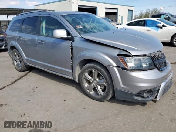 2016 Dodge Journey Crossroad Plus with VIN 3C4PDCGB2GT208065, listed as a Copart auction lot 71091425 with 124,251 mi miles and Salvage title. Bid and sale history available at DreamBid. Image 4.