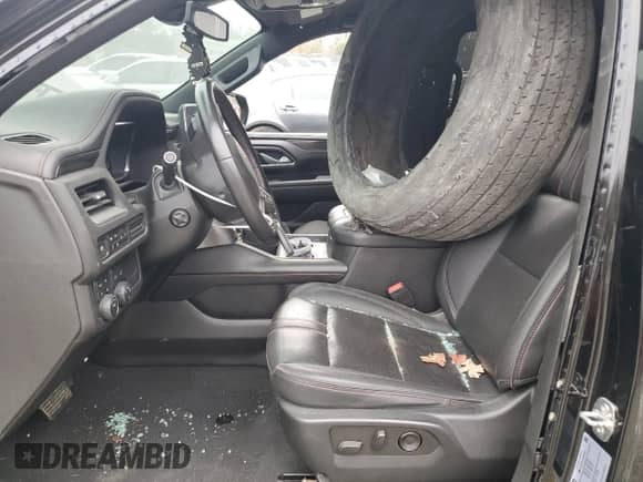 2022 Chevrolet Suburban RST с VIN 1GNSKEKL0NR282092, выставлен на аукционе Copart как лот 79947854 с пробегом 102 995 миль миль и Списание • Salvage title. История ставок и продаж доступна на DreamBid. Изображение 7.