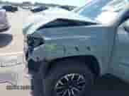 2023 Toyota Tacoma SR5 с VIN 3TMDZ5BN8PM142214, выставлен на аукционе IAAI как лот 43255014 с пробегом 36 497 миль миль и . История ставок и продаж доступна на DreamBid. Изображение 18.