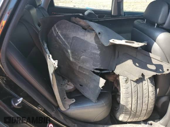 2015 Hyundai Equus Signature z VIN KMHGH4JH3FU093001, wystawiony jako Copart lot #66931885 z przebiegiem Nie podano mil oraz Szkoda całkowita • Salvage title. Historia ofert i sprzedaży dostępna na DreamBid. Obrazek 10.