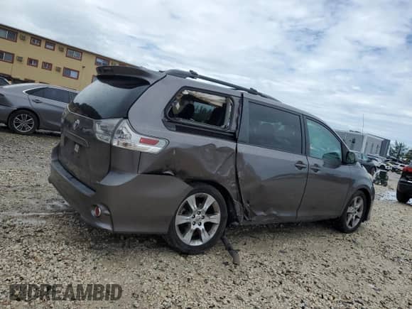 2012 Toyota Sienna SE with VIN 5TDXK3DC7CS249170, listed as a Copart auction lot 81018255 with 152,596 mi miles and Salvage title. Bid and sale history available at DreamBid. Image 3.