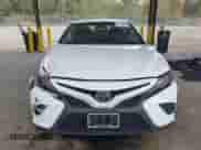 2019 Toyota Camry SE z VIN 4T1B11HK3KU847698, wystawiony jako IAAI lot #43421686 z przebiegiem 108 989 mil mil oraz . Historia ofert i sprzedaży dostępna na DreamBid. Obrazek 12.