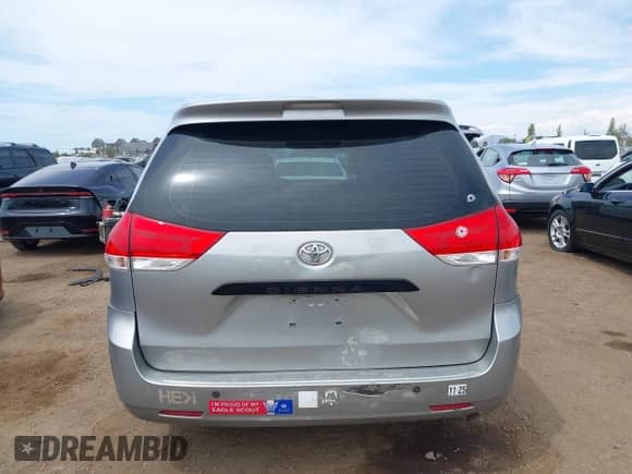 2012 Toyota Sienna с VIN 5TDZK3DC2CS187217, выставлен на аукционе IAAI как лот 43106928 с пробегом 112 463 миль миль и . История ставок и продаж доступна на DreamBid. Изображение 16.