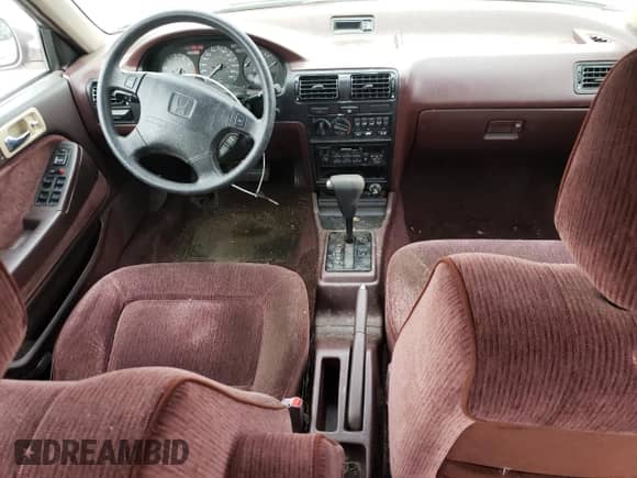 1993 Honda Accord LX z VIN JHMCB7652PC009471, wystawiony jako Copart lot #47173745 z przebiegiem 126 397 mil mil oraz Czysty tytuł • Clean title. Historia ofert i sprzedaży dostępna na DreamBid. Obrazek 8.