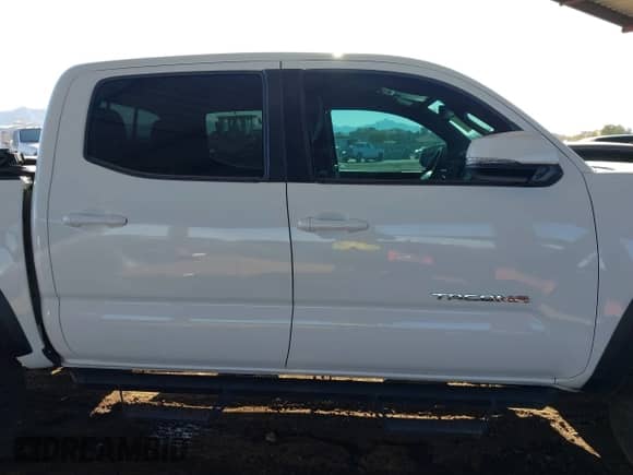 2021 Toyota Tacoma SR5 with VIN 3TMAZ5CN7MM153055, listed as a IAAI auction lot 41350066 with 33,064 mi miles and . Bid and sale history available at DreamBid. Image 14.