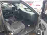2002 Chevrolet S-10 LS с VIN 1GCDT13W22K183567, выставлен на аукционе IAAI как лот 42087130 с пробегом Не указан миль и . История ставок и продаж доступна на DreamBid. Изображение 5.