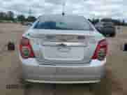 2015 Chevrolet Sonic LT с VIN 1G1JC5SH4F4103198, выставлен на аукционе Copart как лот 71363595 с пробегом 124 822 миль миль и Списание • Salvage title. История ставок и продаж доступна на DreamBid. Изображение 6.