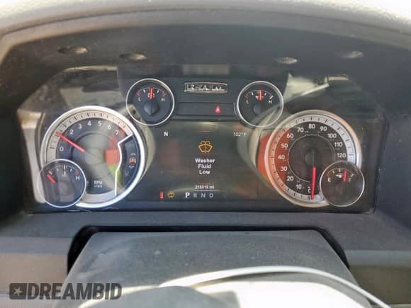 2017 Ram 1500 Lone Star z VIN 3C6RR6LTXHG675696, wystawiony jako Copart lot #69986345 z przebiegiem 218 810 mil mil oraz Szkoda całkowita • Salvage title. Historia ofert i sprzedaży dostępna na DreamBid. Obrazek 9.