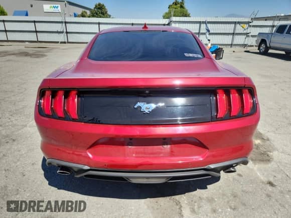 2021 Ford Mustang EcoBoost z VIN 1FA6P8TH8M5140060, wystawiony jako Copart lot #68943555 z przebiegiem 41 009 mil mil oraz Szkoda całkowita • Salvage title. Historia ofert i sprzedaży dostępna na DreamBid. Obrazek 6.