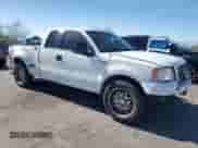 2005 Ford F-150 STX z VIN 1FTRX02W75KB65639, wystawiony jako Copart lot #82519815 z przebiegiem 151 351 mil mil oraz Szkoda całkowita • Salvage title. Historia ofert i sprzedaży dostępna na DreamBid. Obrazek 4.