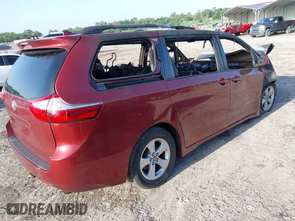 2019 Toyota Sienna LE Auto Access Seat z VIN 5TDKZ3DC4KS968168, wystawiony jako IAAI lot #42835564 z przebiegiem Nie podano mil oraz . Historia ofert i sprzedaży dostępna na DreamBid. Obrazek 4.