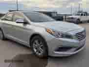 2016 Hyundai Sonata SE с VIN 5NPE24AF9GH346779, выставлен на аукционе Copart как лот 87307925 с пробегом 174 565 миль миль и Чистый • Clean title. История ставок и продаж доступна на DreamBid. Изображение 1.