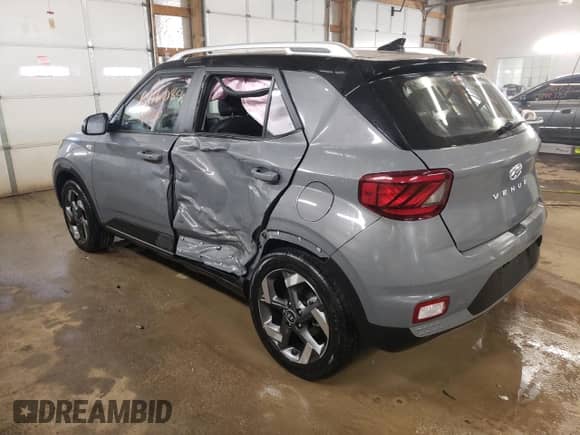 2022 Hyundai Venue SEL with VIN KMHRC8A36NU184538, listed as a Copart auction lot 64160842 with 4,940 mi miles and . Bid and sale history available at DreamBid. Image 3.