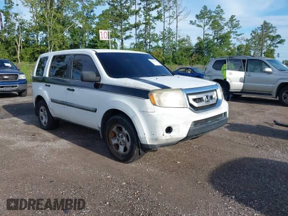 2009 Honda Pilot LX with VIN 5FNYF38219B004615, listed as a IAAI auction lot 42967984 with 271,872 mi miles and . Bid and sale history available at DreamBid. Image 1.