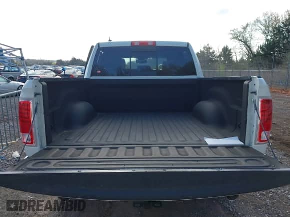 2017 Ram 1500 Laramie с VIN 1C6RR7NT7HS832645, выставлен на аукционе IAAI как лот 41915017 с пробегом 42 717 миль миль и . История ставок и продаж доступна на DreamBid. Изображение 16.