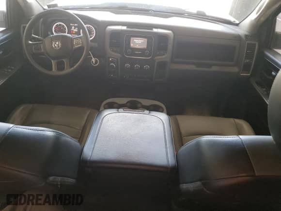 2023 Ram 1500 Tradesman z VIN 1C6RR7FG1PS527545, wystawiony jako Copart lot #70118585 z przebiegiem 60 480 mil mil oraz Szkoda całkowita • Salvage title. Historia ofert i sprzedaży dostępna na DreamBid. Obrazek 8.