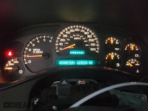 2003 Chevrolet Silverado 2500HD LS with VIN 1GCHC29U33E123116, listed as a Copart auction lot 77034944 with 225,233 mi miles and Salvage title. Bid and sale history available at DreamBid. Image 9.