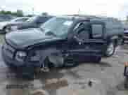 2007 Chevrolet Suburban LT z VIN 1GNFC16097R179358, wystawiony jako IAAI lot #42104937 z przebiegiem Nie podano mil oraz . Historia ofert i sprzedaży dostępna na DreamBid. Obrazek 17.
