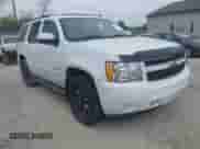 2007 Chevrolet Tahoe LT z VIN 1GNFK13047J168175, wystawiony jako IAAI lot #43458528 z przebiegiem 168 357 mil mil oraz . Historia ofert i sprzedaży dostępna na DreamBid. Obrazek 1.