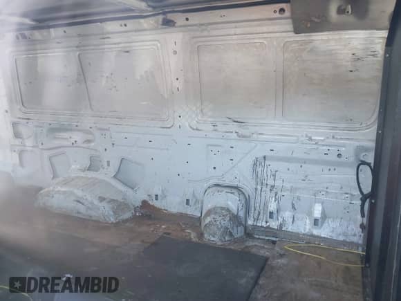 2005 Ford Econoline Cargo с VIN 1FTSS34L55HB20992, выставлен на аукционе IAAI как лот 41252796 с пробегом 413 912 миль миль и . История ставок и продаж доступна на DreamBid. Изображение 8.