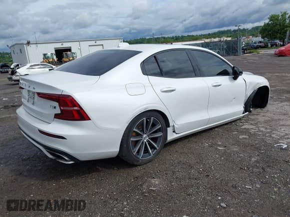 2021 Volvo S60 Momentum с VIN 7JR102TZ4MG117993, выставлен на аукционе IAAI как лот 42340226 с пробегом 32 694 миль миль и . История ставок и продаж доступна на DreamBid. Изображение 4.
