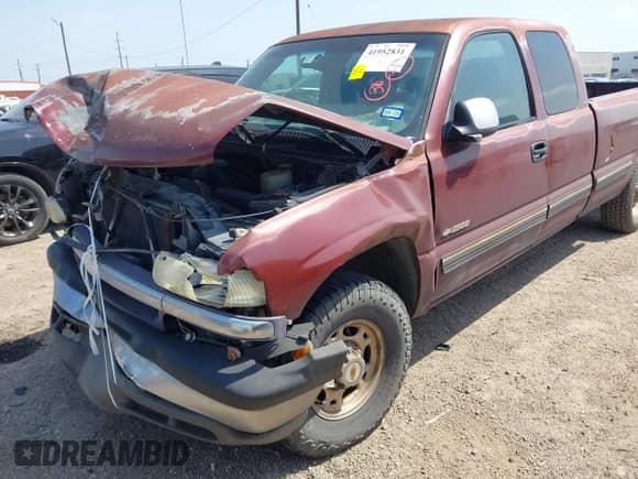 2000 Chevrolet Silverado 2500 LS с VIN 1GCGC29U0YE292335, выставлен на аукционе IAAI как лот 41952831 с пробегом 276 544 миль миль и . История ставок и продаж доступна на DreamBid. Изображение 6.