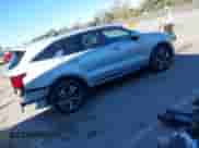 2023 Kia Sorento SX Prestige z VIN KNDRKDLG9P5208893, wystawiony jako IAAI lot #43358498 z przebiegiem 27 749 mil mil oraz . Historia ofert i sprzedaży dostępna na DreamBid. Obrazek 4.