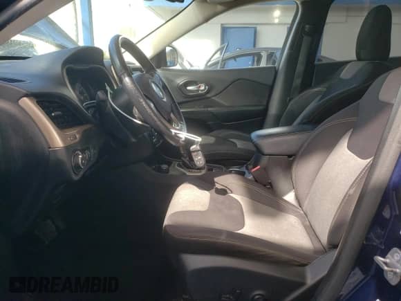 2014 Jeep Cherokee Latitude с VIN 1C4PJMCS5EW260950, выставлен на аукционе Copart как лот 81038435 с пробегом 136 795 миль миль и Чистый • Clean title. История ставок и продаж доступна на DreamBid. Изображение 7.