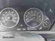 2016 BMW 3 Series 328i xDrive z VIN WBA8E3G52GNU02684, wystawiony jako IAAI lot #43044475 z przebiegiem 106 946 mil mil oraz . Historia ofert i sprzedaży dostępna na DreamBid. Obrazek 7.