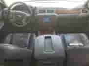 2009 Chevrolet Suburban LTZ z VIN 1GNFK36309R211836, wystawiony jako Copart lot #69115845 z przebiegiem 138 144 mil mil oraz Szkoda całkowita • Salvage title. Historia ofert i sprzedaży dostępna na DreamBid. Obrazek 8.