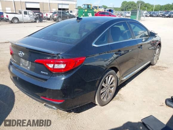 2015 Hyundai Sonata Limited z VIN 5NPE34AFXFH020419, wystawiony jako IAAI lot #42991086 z przebiegiem 129 913 mil mil oraz . Historia ofert i sprzedaży dostępna na DreamBid. Obrazek 4.