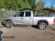 2007 Dodge 1500 SLT z VIN 1D7HU18237J546479, wystawiony jako IAAI lot #43415752 z przebiegiem 210 440 mil mil oraz . Historia ofert i sprzedaży dostępna na DreamBid. Obrazek 14.