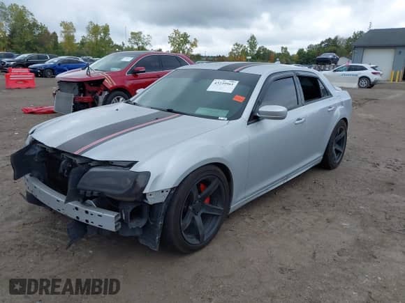 2019 Chrysler 300 S с VIN 2C3CCABT5KH704862, выставлен на аукционе IAAI как лот 43239961 с пробегом 102 540 миль миль и . История ставок и продаж доступна на DreamBid. Изображение 19.