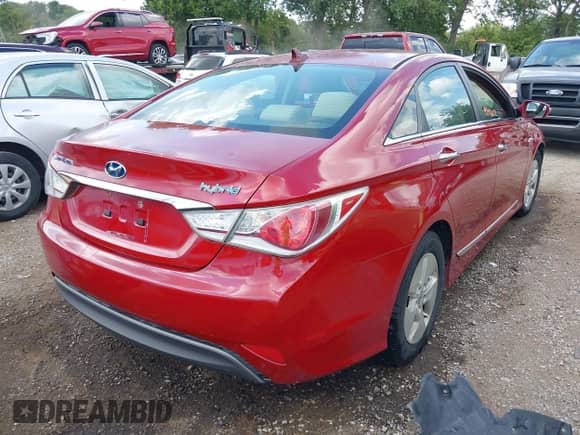 2011 Hyundai Sonata Hybrid with VIN KMHEC4A42BA011208, listed as a IAAI auction lot 42976132 with 172,337 mi miles and . Bid and sale history available at DreamBid. Image 4.