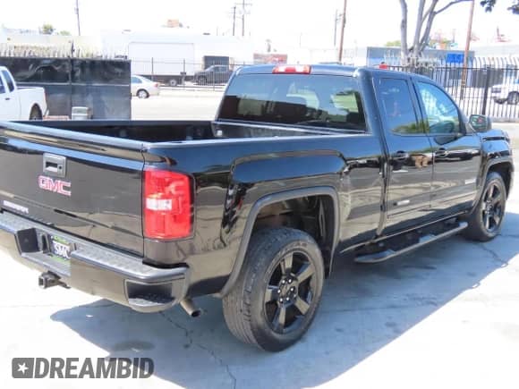 2017 GMC Sierra 1500 z VIN 1GTR1LEC9HZ311703, wystawiony jako Copart lot #58669115 z przebiegiem 48 752 mil mil oraz Szkoda całkowita • Salvage title. Historia ofert i sprzedaży dostępna na DreamBid. Obrazek 3.