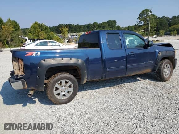 2011 Chevrolet Silverado 1500 LTZ z VIN 1GCRKTE38BZ188772, wystawiony jako Copart lot #70817675 z przebiegiem 248 913 mil mil oraz Szkoda całkowita • Salvage title. Historia ofert i sprzedaży dostępna na DreamBid. Obrazek 3.