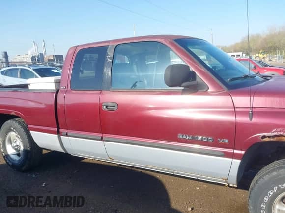 2000 Dodge 1500 with VIN 3B7HF13Z4YM237732, listed as a IAAI auction lot 41980975 with 159,131 mi miles and . Bid and sale history available at DreamBid. Image 13.