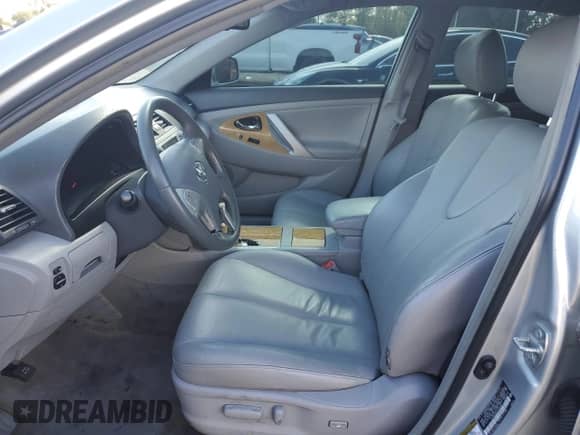 2007 Toyota Camry LE с VIN 4T1BK46K47U524897, выставлен на аукционе Copart как лот 84573195 с пробегом 306 736 миль миль и Списание • Salvage title. История ставок и продаж доступна на DreamBid. Изображение 7.