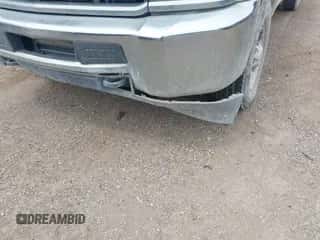 2015 Chevrolet Silverado 2500HD Work Truck z VIN 1GC1CUEG7FF596772, wystawiony jako IAAI lot #42979668 z przebiegiem 46 507 mil mil oraz . Historia ofert i sprzedaży dostępna na DreamBid. Obrazek 6.