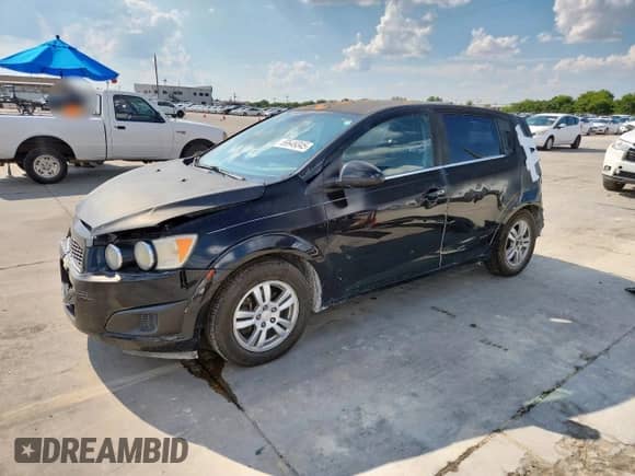 2012 Chevrolet Sonic LT z VIN 1G1JC6SH8C4150932, wystawiony jako Copart lot #69949345 z przebiegiem 171 724 mil mil oraz Szkoda całkowita • Salvage title. Historia ofert i sprzedaży dostępna na DreamBid. Obrazek 1.